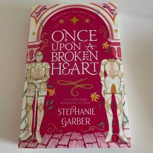 Säljer dessa tre populära böcker i Once Upon A Broken Heart serien😍 Trendar på TikTok! De är på engelska!