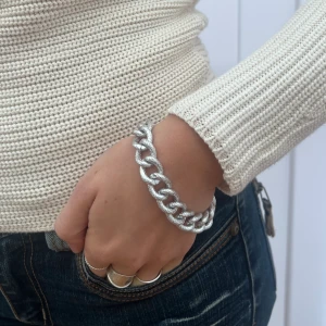 Silver smycke - Unikt silvrigt kedje armband inga defekter utan i nyskick!⚡️✨