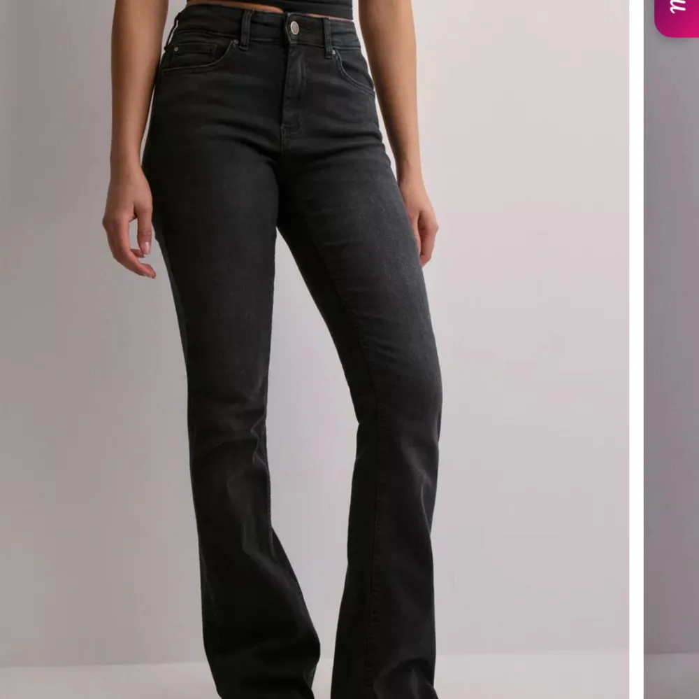 Jäääättessnygga only jeans som är köpta på Nelly. Tyvärr så passar de inte mig 🥺💘 formar såå fint. Köpta för 549 kr. . Jeans & Byxor.