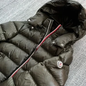 Moncler Gastonet jacka  - Intressekoll om någon är intresserad!  Skick 8/10 skriv vid mer frågor. Självklart äkta! 
