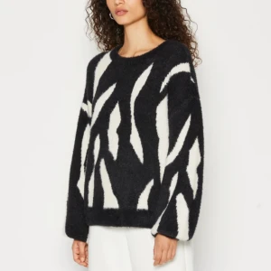 Mönstrad tröja!! - Sååå fin tröja som inte längre kommer till användning! Köptes i januari!💗💗