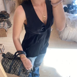 Topp - JÄTTE snygg topp i satin❣️❣️