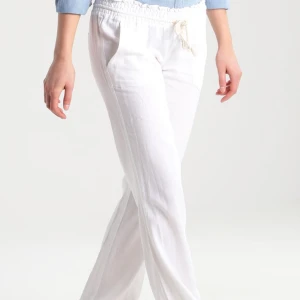 Linnebyxor  - Fina linnebyxor från Roxy i storlek Xs, aldrig använda så nyskick💕