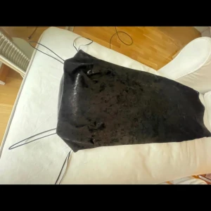 Klänning ginatricot - Svart fin slutar strax över mina knän (1.67 cm) klänning från ginatricot 🖤