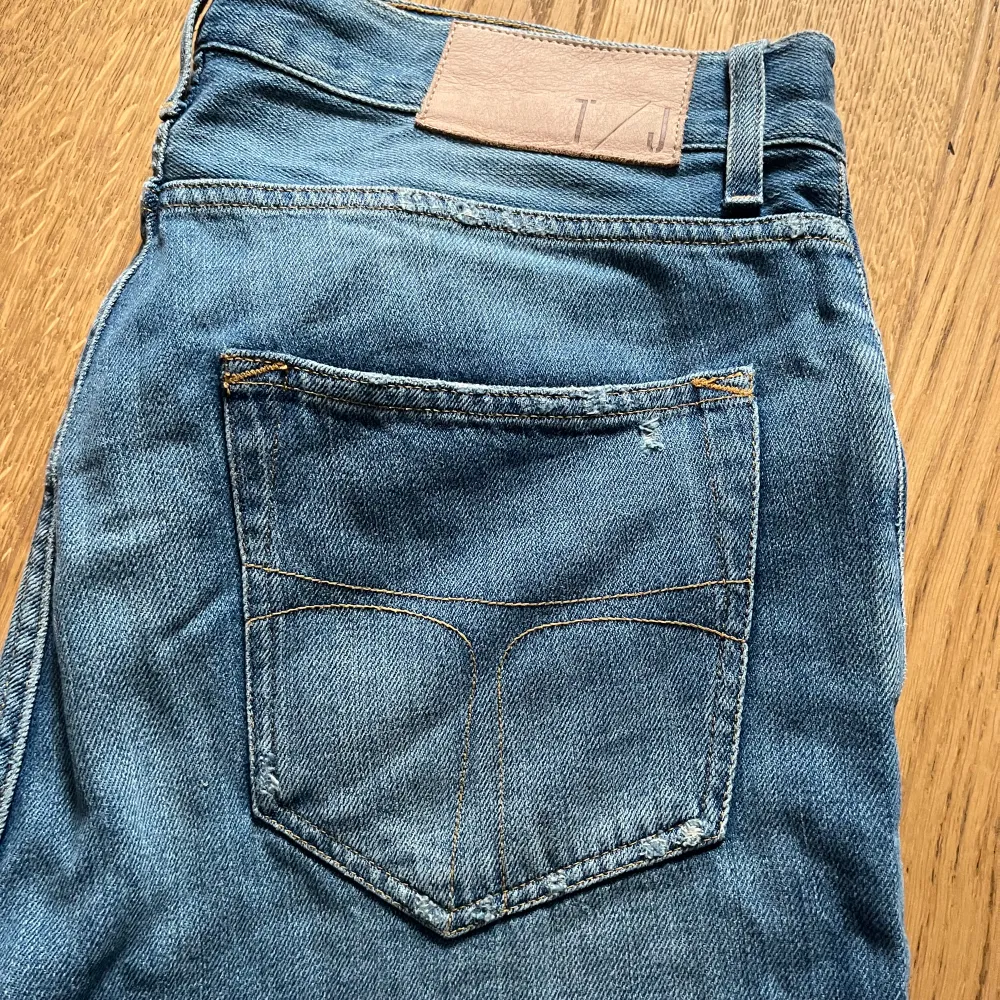 Säljer dessa riktigt snygga slim jeans från Tiger of Sweden. Dem är riktigt bra skick och har en perfekt passform. Modellen heter Pistolero. . Jeans & Byxor.