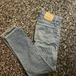 Levis jeans  - Säljer nu mina Levis jeans pris kan diskuteras skick 9/10 
