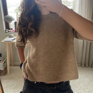  Trekvarts ärmadtröja -  Säljer denna super fina tre kvartade tröjan då den inte kommer till användning❤️ Den är I storlek S/M❤️❤️