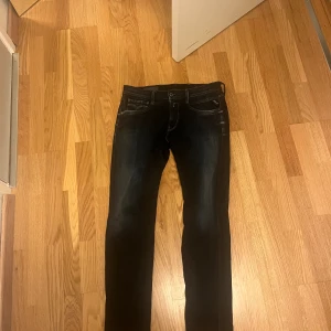 Replay Anbass  - Säljer dessa replay anbass då dom inte kommer till användning. Typ nyskick. Nypris 1100, mitt pris 600