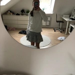 Kjol - Ljusgrön kjol från lager 157 Storlek 140 men passar mig som har 154  