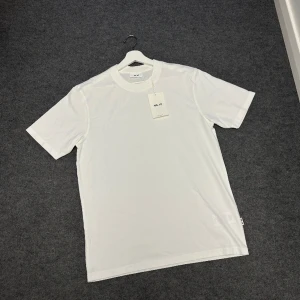 NN.07 tshirt - helt ny tshirt från no nationality, riktigt skönt material, 700kr nypris  storlek S men passar mer M