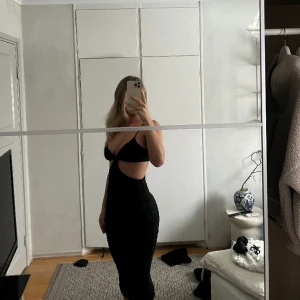 Klänning - Jättefin klänning perfekt till utomalndsresa eller i sommar! Tjockt material och bra kvalite!