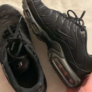 Nike airmax tn  - Stolen 45 Använder dom inte längre endast använda några fåtal gånger! Skriv för mer bilder.