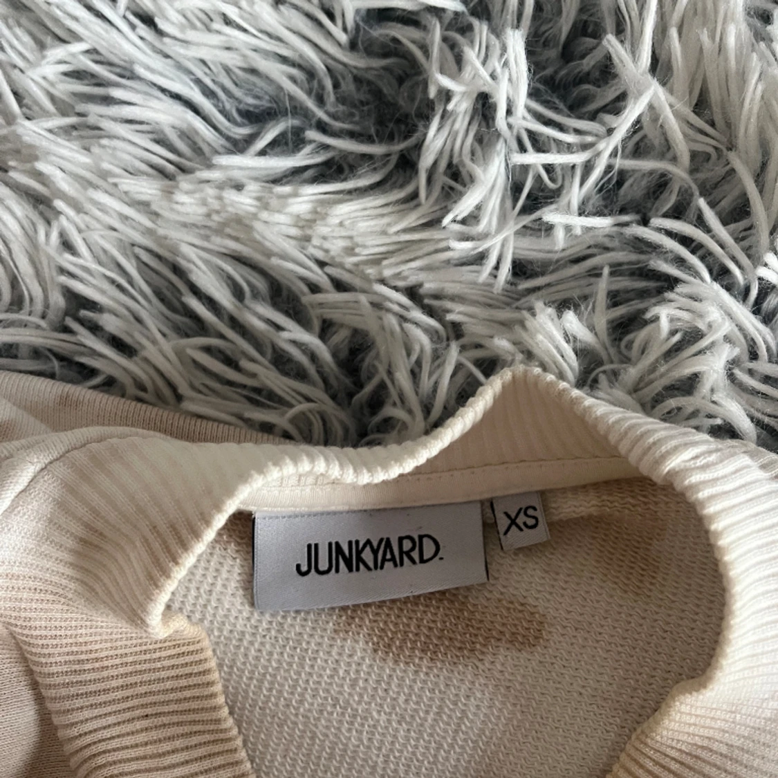 Superfin tröja från junkyard! Hör av er vid funderingar! 🤍 - 38