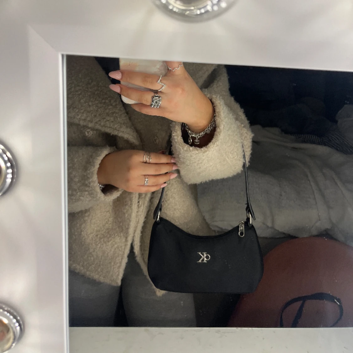 Liten handväska 🖤 - 90