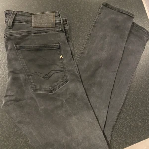 Replay Jeans - Repaly Jeans nästan oanvända, inga defekter och i mycket bra kvalité. 