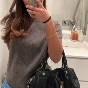 Intressekoll på min bruna soft goat tröja - Så fint skick och är i princip ny. Använd ca 2 gånger 