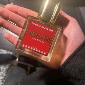 Nishane parfym  - Nishane Hundred silent ways 50ml,ungefär 45ml kvar. Nytt pris 2500