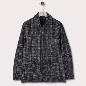 C.O.F. STUDIO  BREWER JACKET WOOL PLAID BROWN Stl.XL - Hej!  Säljer Helt ny Mönstrad overshirt från  C.O.F Studio, vävd i en ull och polyester blandning, Stl.XL Regular fit.  En utanpåliggande bröstficka,  Två utanpåliggande fickor, Knappstängning Tillverkad i Italien. Nypris: 4 499 kr