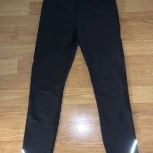 Kompressiontights - Kompressiontights från BLACC Storlek M  Bra skick  Pris diskuterbart 