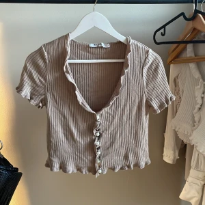 Nakd - Kortärmad tröja från NAKD