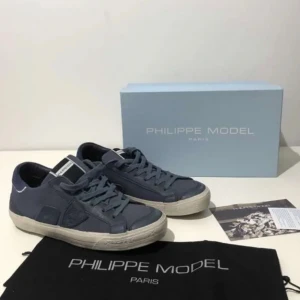 Philippe Model - Fräscha skor nu till våren! Kommer med box För mer bilder eller info skriv pm! Bra skick 8/10