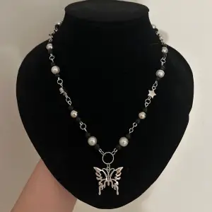 Handgjort unikt halsband ๑ᵔ⤙ᵔ๑ Kontakta mig innan du köper ! ✮⋆˙