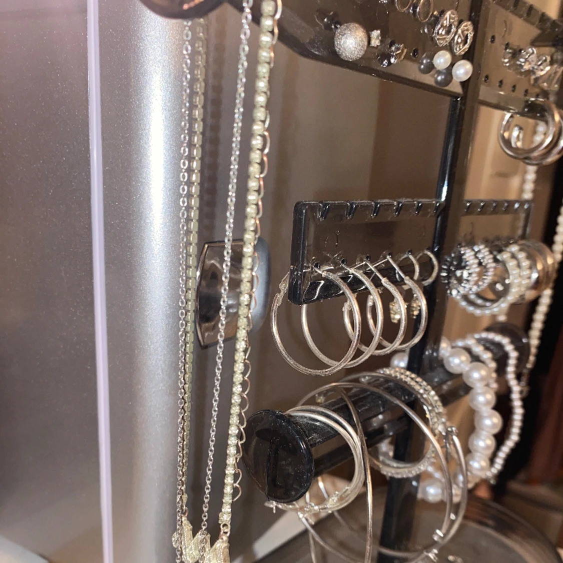 SMYCKESSTÄLL + SMYCKEN - 91