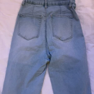 Jeans  - Blåa jeans i mycket fint skick!