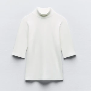 T-SHIRT ZARA - Använd 1 gång || En lite längre ärm samt krage 