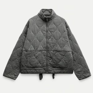 Zara jacka - INTRESSEKOLL! Fin Zara jacka i bra skick, kommer inte till användning skriv prisförslag!💞