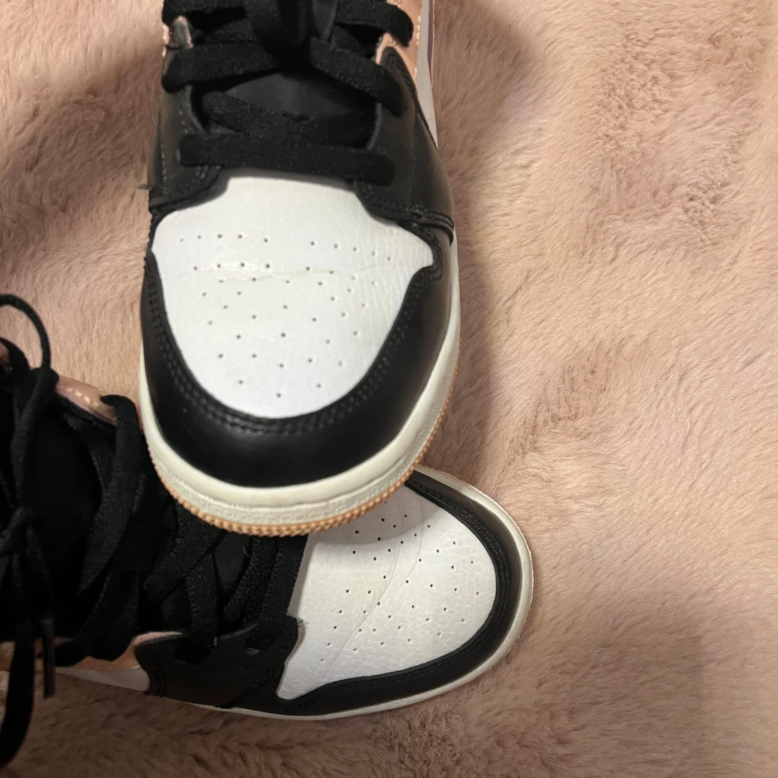 Jordan 1 crimsontint  - 4