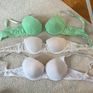 Bh:s  - Fint skick, 40kr/st. Alla är 75A på. De två översta har push up och den längst ner är utan. 