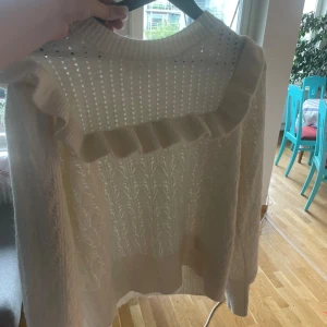 stickad tröja  - säljer denna jätte fina tröja till vintern, den är varm och mysig❤️