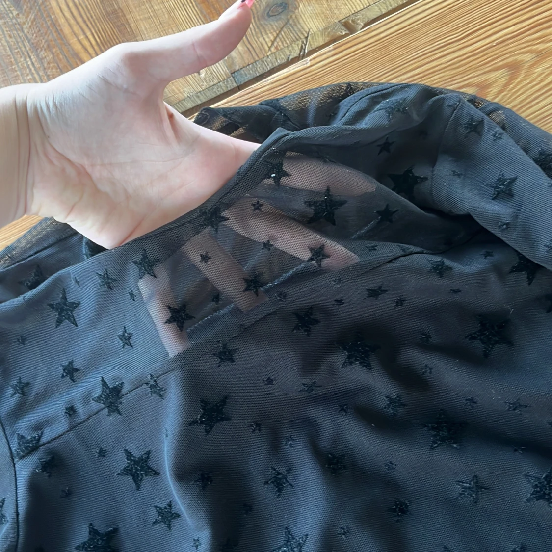 Genomskinlig tröja men stjärnor  - 93