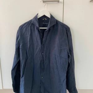 Stenström linneskjorta  - Stenström linneskjorta  Storlek: L slimline  100%linne   Är knappt använd 