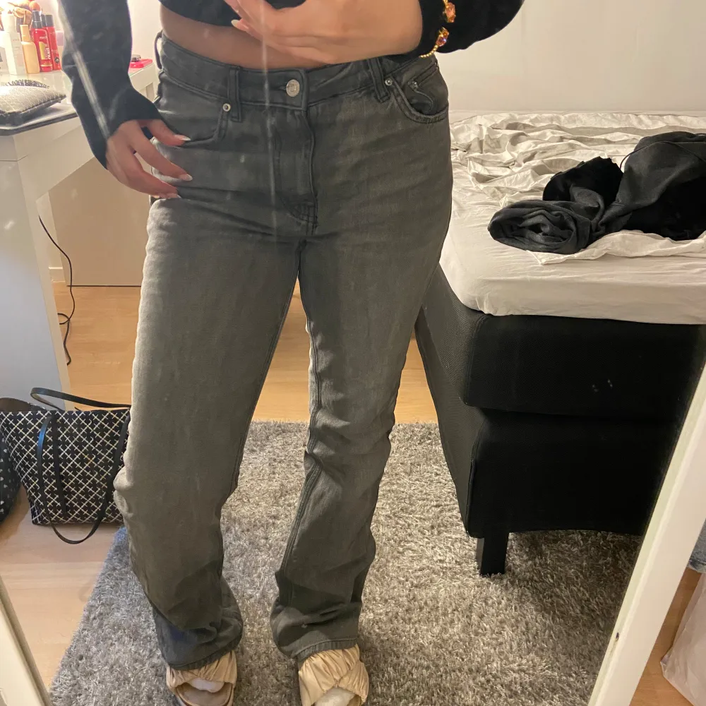 Helt nya jeans från Gina, jätte fina!! Pris kan diskuteras vid snabb affär ❤️‍🔥. Jeans & Byxor.