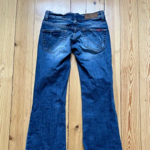 Lågmidgade jeans från only - Har inte använt så mycket pga att dom är för korta, men jag köpte dom på secondhand.