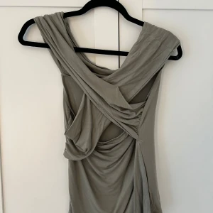 Topp - Super snygg topp från Gina använd få gånger. Storlek M