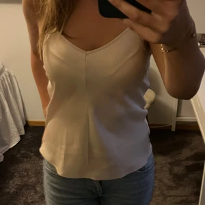 Siden linne - Super fint siden linne i champagnefärg i mycket bra skick🫶