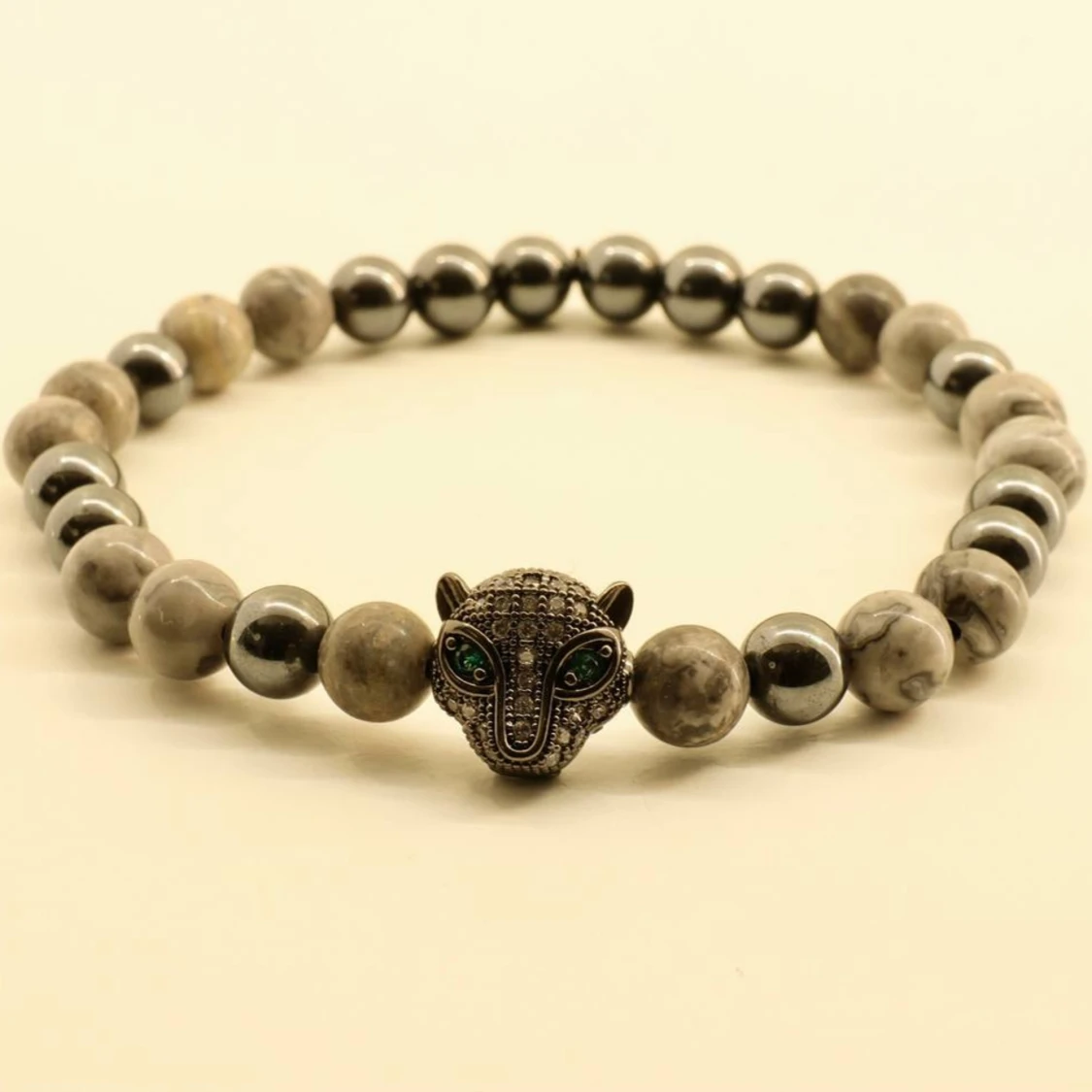 Hemmagjord armband äkta sten 