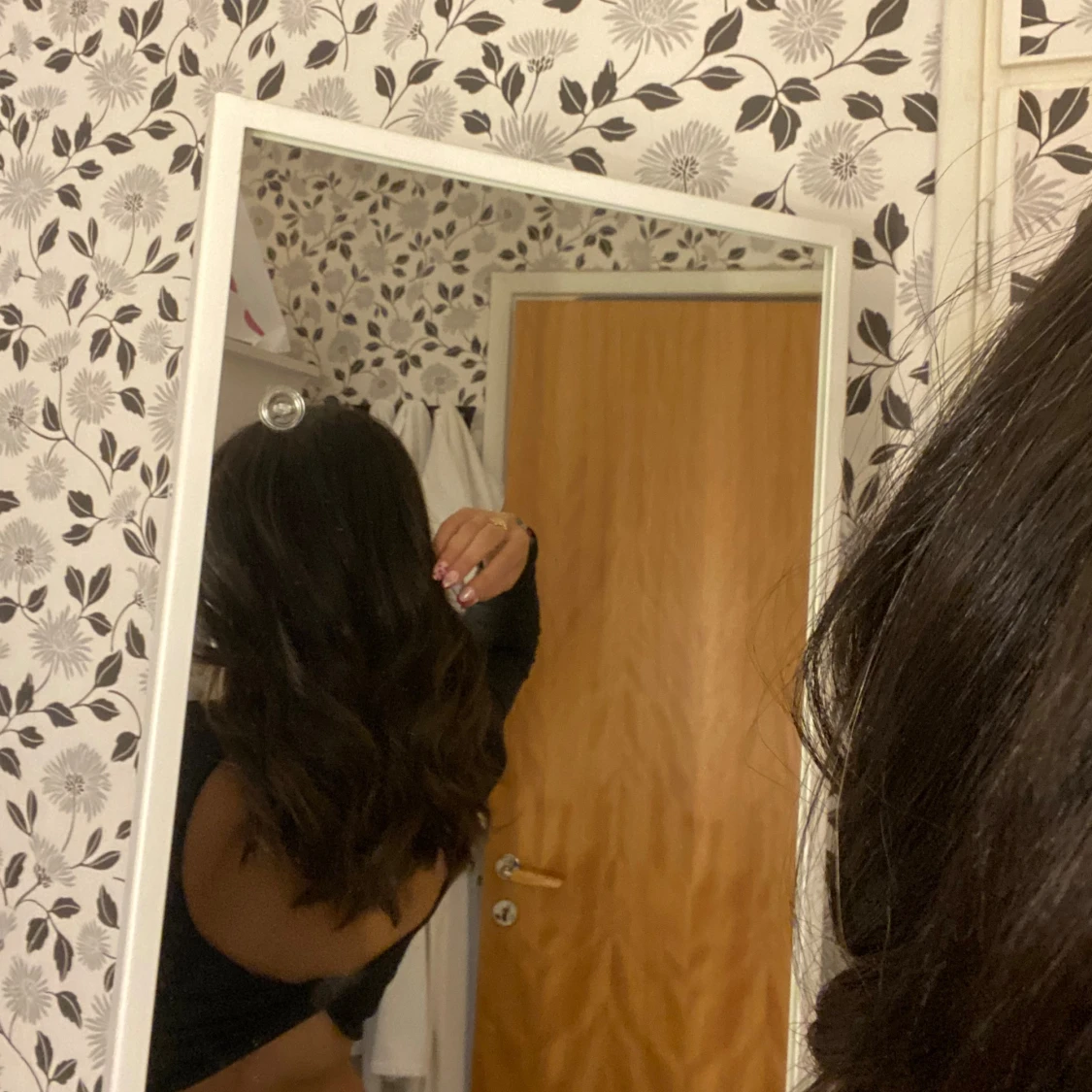 Svart croppad långärmad topp - 90