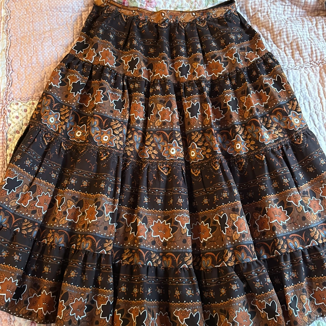 Mönstrad kjol i polyester - 1