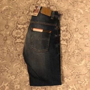 Helt nya Nudie Jeans - Säljer dessa helt nya Nudie Jeans med en snygg tvätt| Storlek 29/30| Thinn Finn, vid frågor eller funderingar är det bara att höra av sig🙌