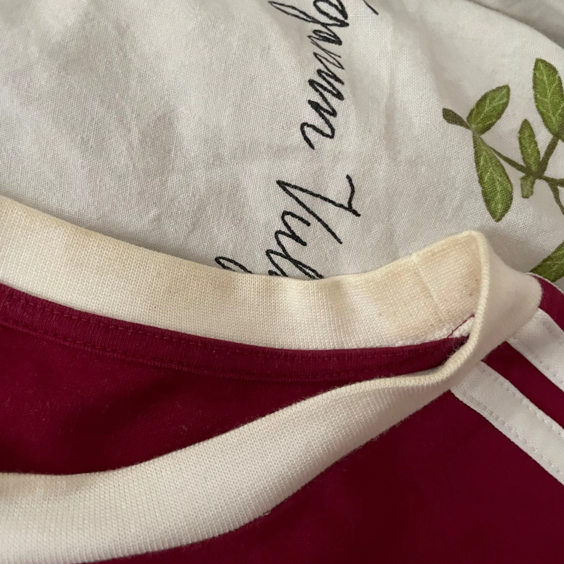 Röd t-shirt från Adidas - 1