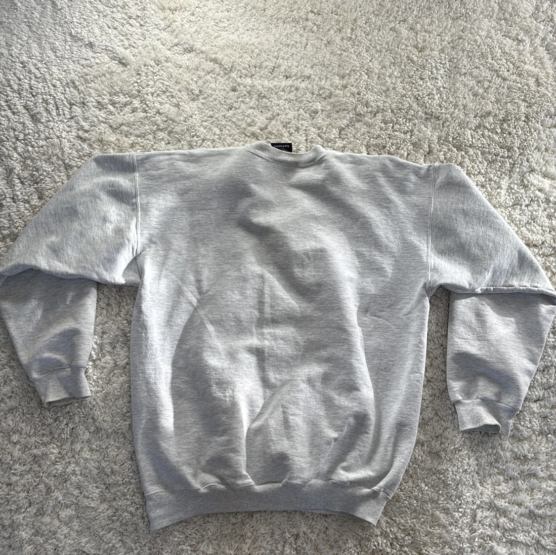 Grå sweatshirt från Thrasher - 2