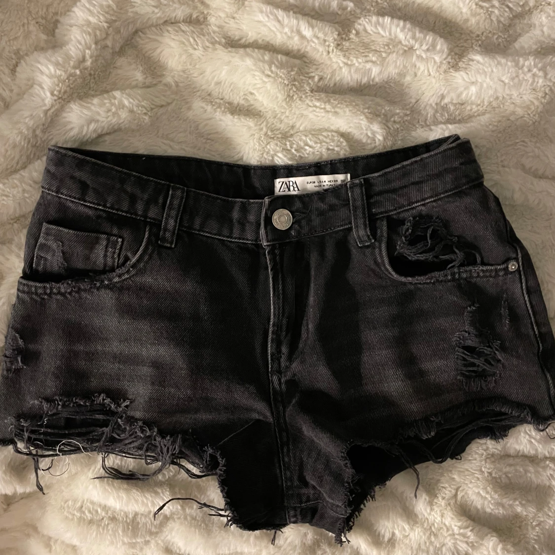 Svarta jeansshorts från Zara