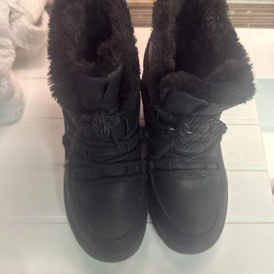 Svarta moon boots-like med pälsfoder - 1