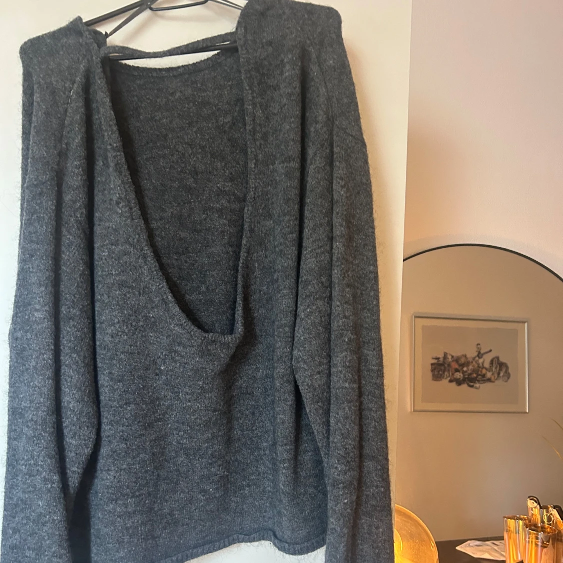 Grå stickad tröja - 1