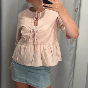 Ljusrosa blus  - Super söt topp från hm strl s använd 2 gångger🌸