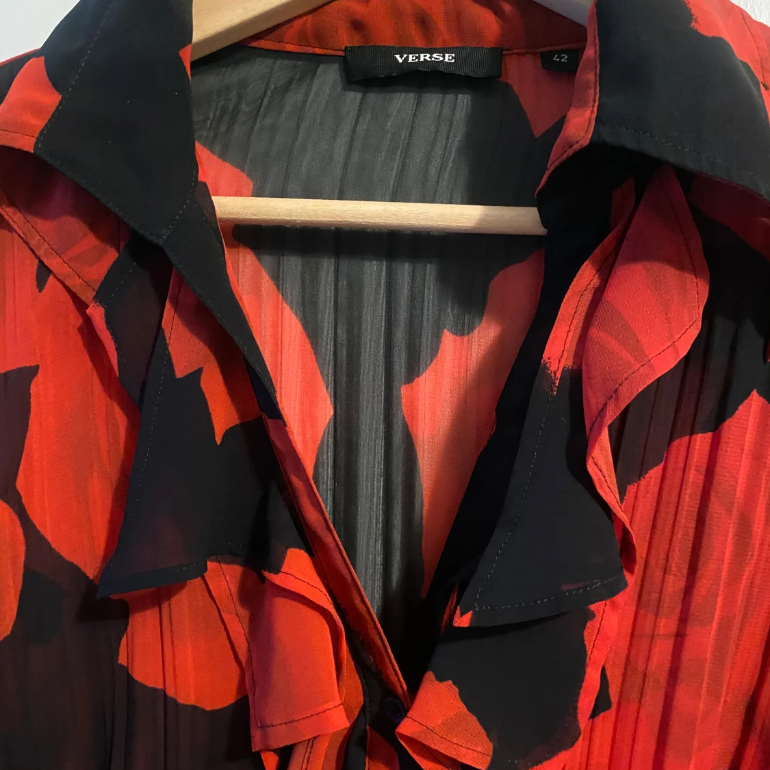 Knytblus VERSE 🌹 - 2